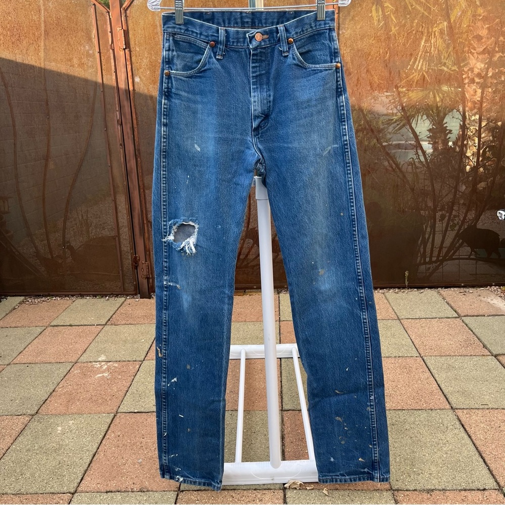 Sweet Distressed Wrangler Jeans - Size 30x38
